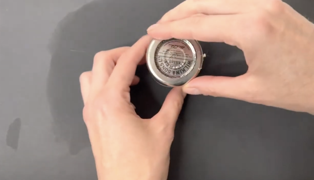 how to make your own shellac tutorial secure the lid on the jar and leave overnight or for 10-12 hours.